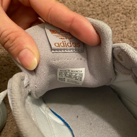 Adidas women’s silver & copper - Picture 4 of 4